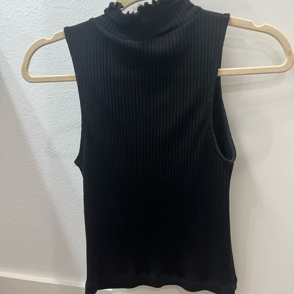 Black Sleeveless Ribbed Top with Ruffle Neck - Picture 2 of 3